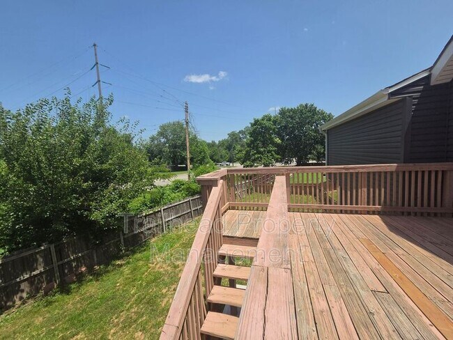 Building Photo - 607 SE Steeple Ln