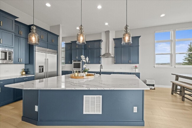 Building Photo - $7,495.00, Stunning 6 bed, 5 bath Ranch-St...