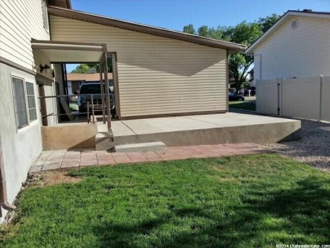 Building Photo - 1532 W 1740 N