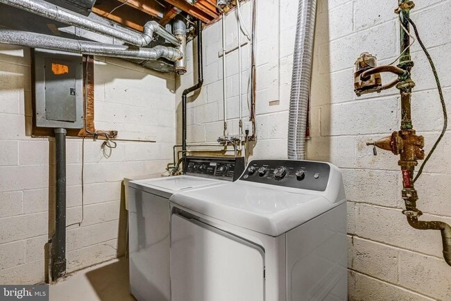 Building Photo - 4923 Casimir St