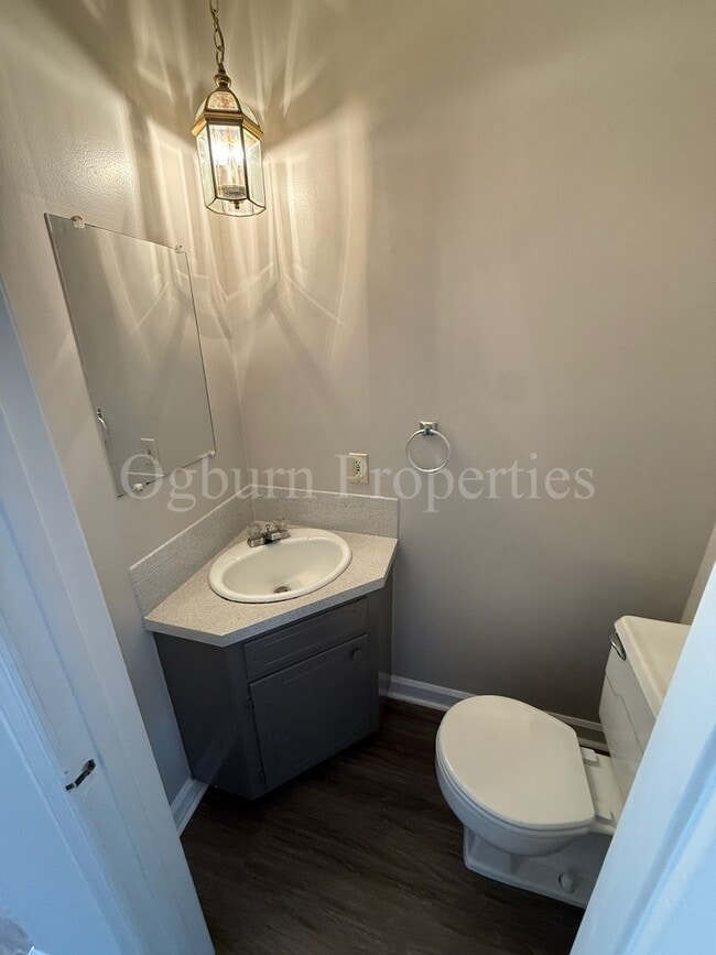 Building Photo - 2350 Bay Meadows Ct