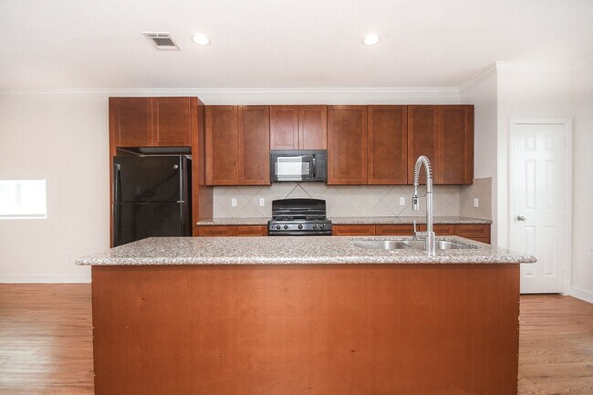 Building Photo - 2407 Ferguson Way