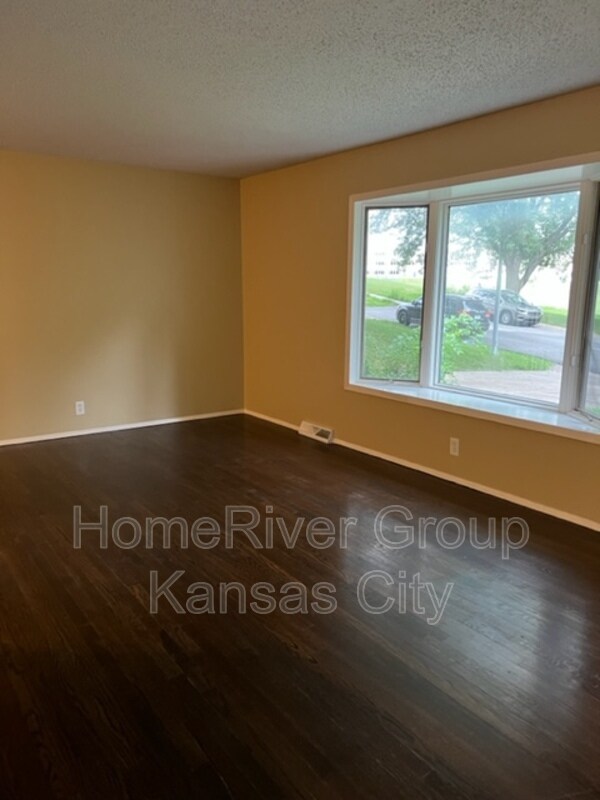 Building Photo - 4149 N Lister Ave