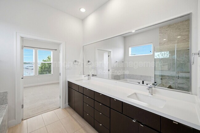 Building Photo - 3131 Leeland St