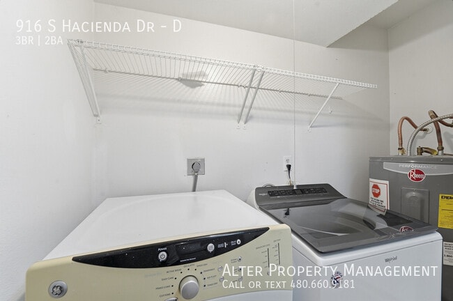 Building Photo - 916 S Hacienda Dr