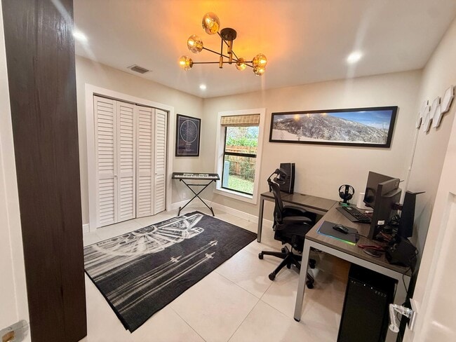 Building Photo - 14191 Snowberry Dr