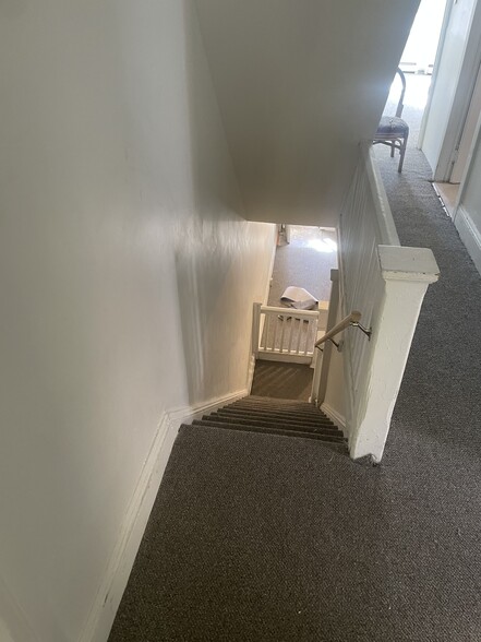 Building Photo - 236 Rosemont Ave