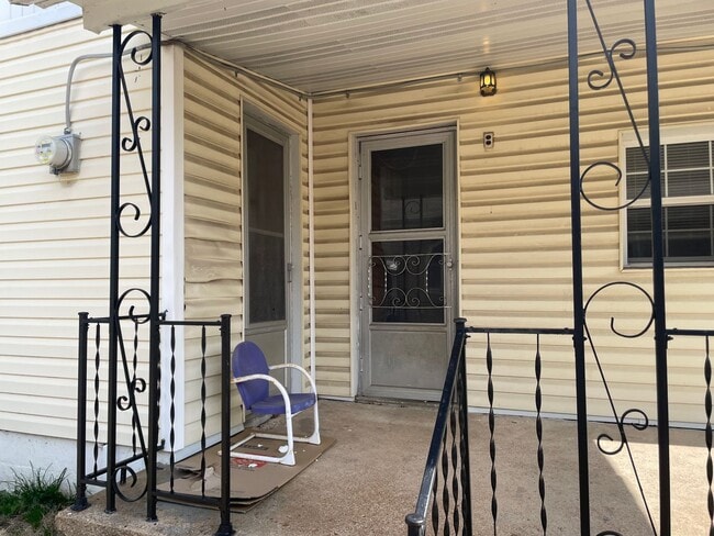 Building Photo - House for Rent in Southwest City