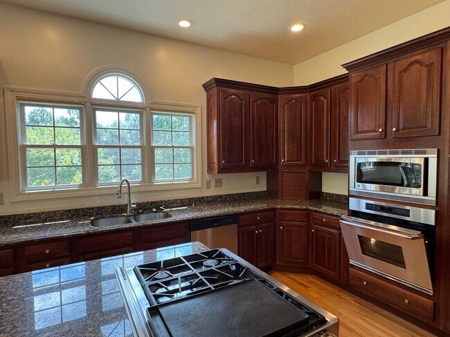 Building Photo - South AVL - Grand Residence in The Cotswol...