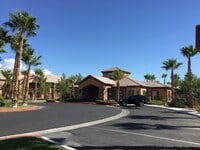 Building Photo - COZY GATED CONDO NEAR THE 95!