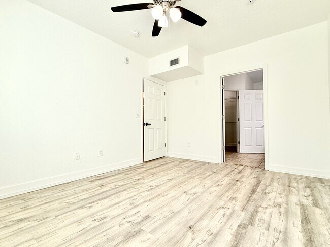 Building Photo - Urban living at its best – 2Bedroooms / 2Baths condo at Grande Downtown Orlando!