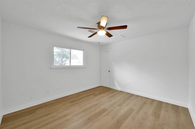 Building Photo - 11612 Timberwild St