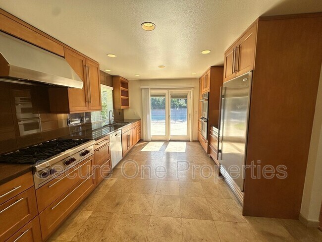 Building Photo - 1390 Calle Pecos