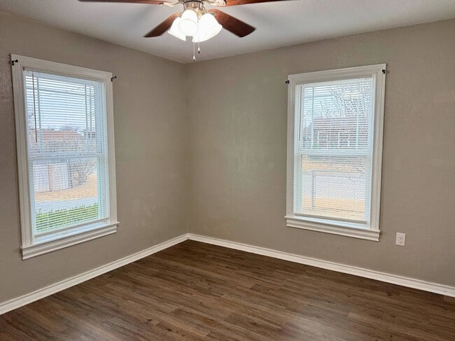 Building Photo - 2706 Palmetto Dr