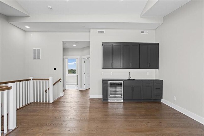 Building Photo - 1607 Grandview Ave
