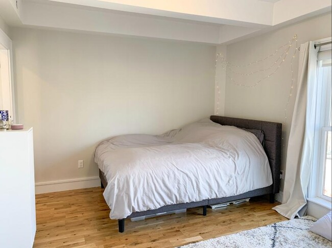 Building Photo - 1 bedroom in Cambridge MA 02141