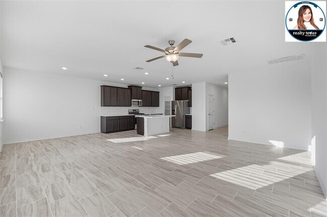 Building Photo - 215 Thurman Holt Rd