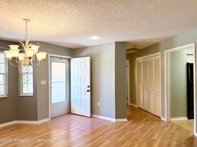 Building Photo - 3660 N Laurelwood Loop