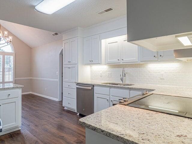 Building Photo - 655 Torrey Pines Dr