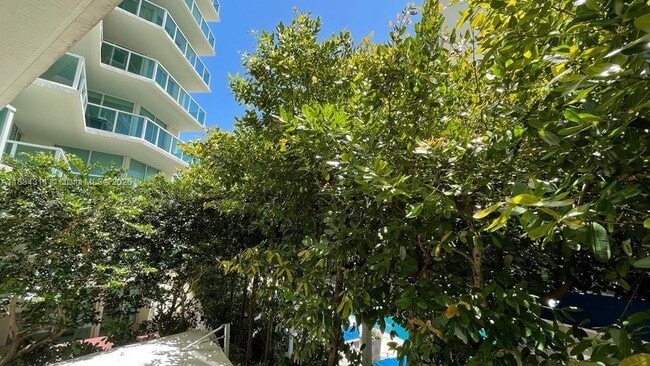 Building Photo - 200 Sunny Isles Blvd
