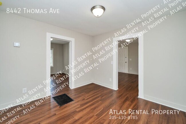 Building Photo - 8442 Thomas Ave