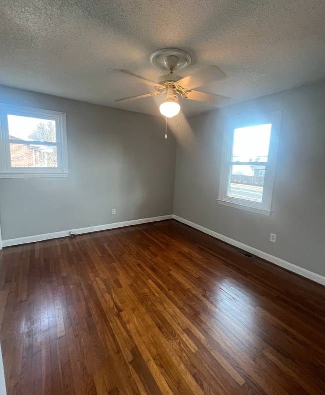 Building Photo - 310 Hammett Bridge Rd