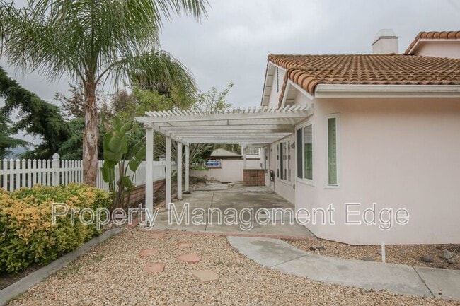 Building Photo - 30538 Colina Verde St