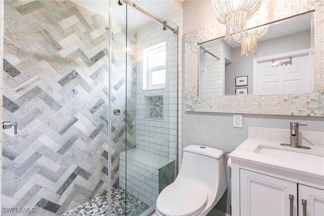 Building Photo - 1323 Solana Rd