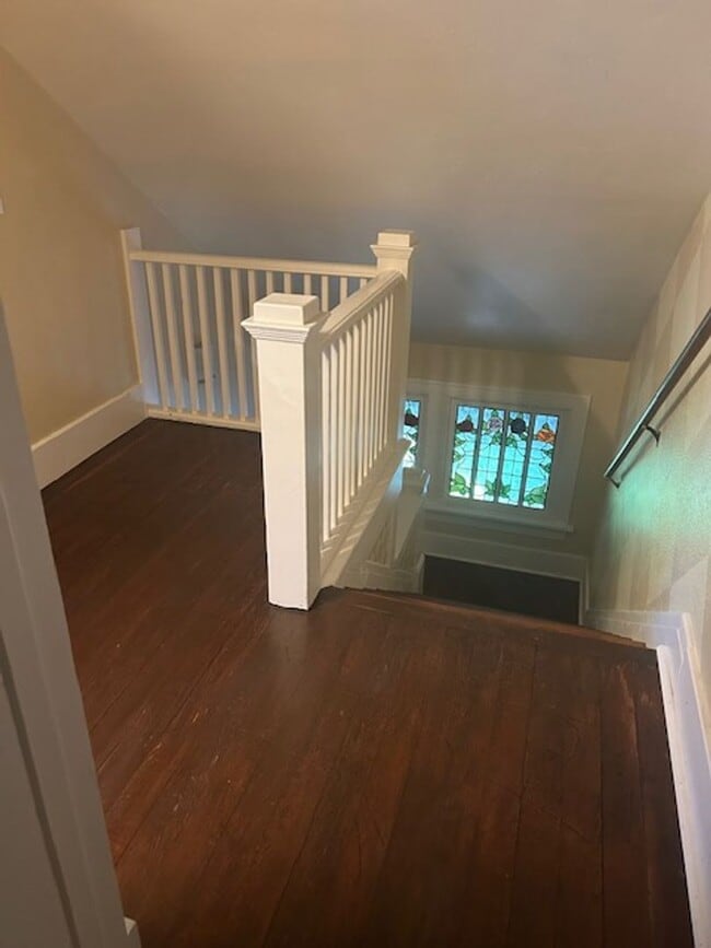 Building Photo - Whitefish 3 Bedroom partially furnished home with garage and private yard