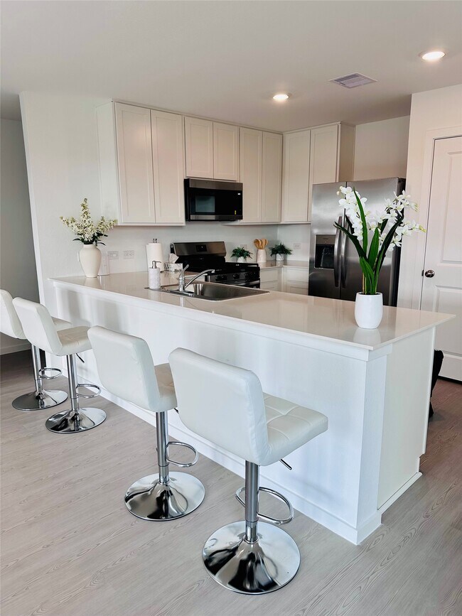 Building Photo - 6115 Sunburst Scarlet St