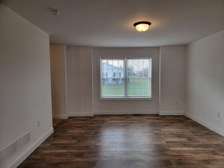 Building Photo - 438 Masonic Dr