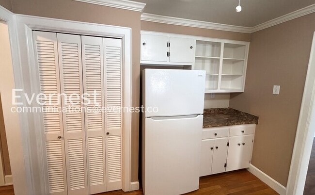 Building Photo - 5207 Evitt St