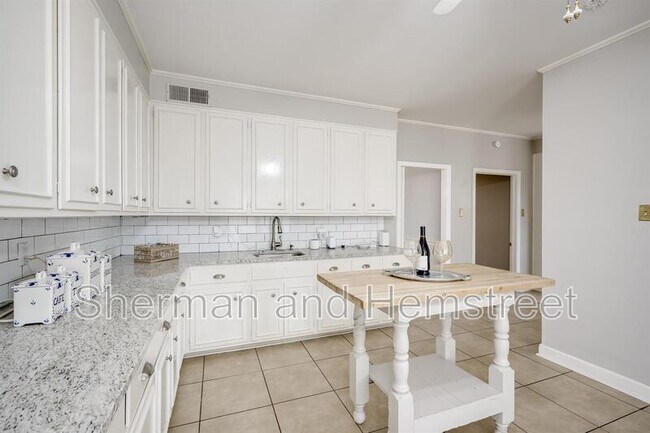 Building Photo - 289 Ashbrook Dr