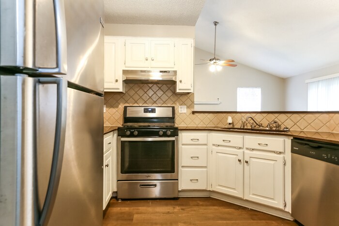 Building Photo - 31 Hickory Ridge