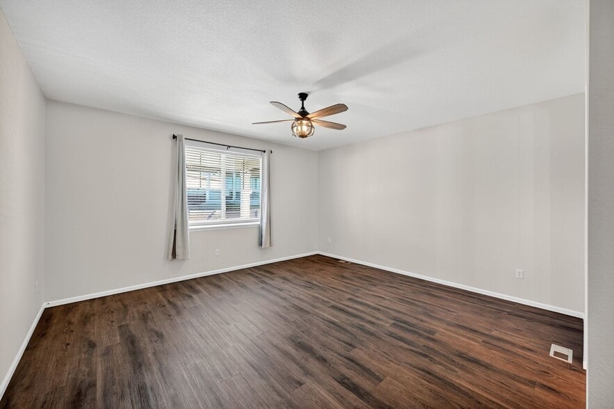 Building Photo - 288 S Robertsdale St