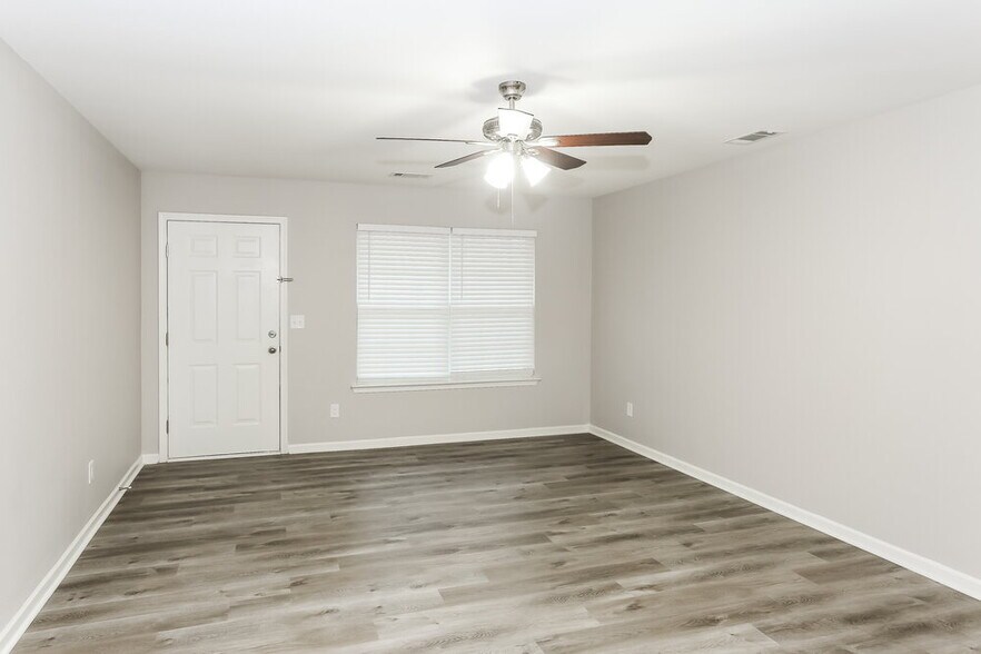 Building Photo - 3031 Crabapple Ln