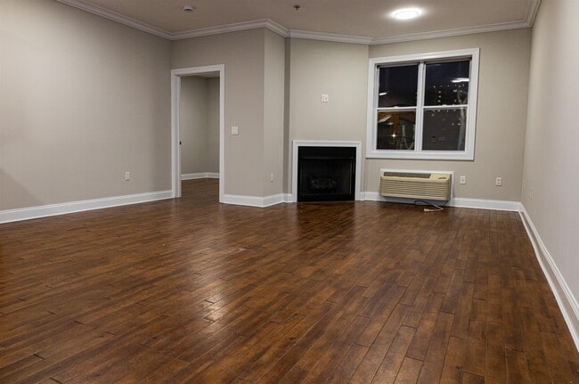 Building Photo - 316 51st St