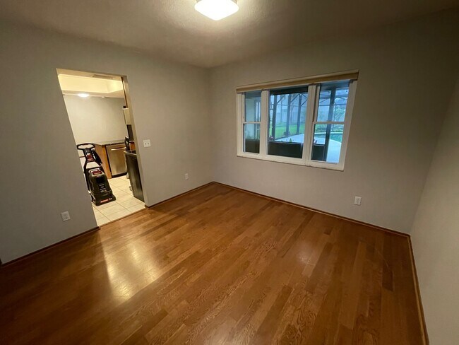 Building Photo - 1280 Gladiolas Dr