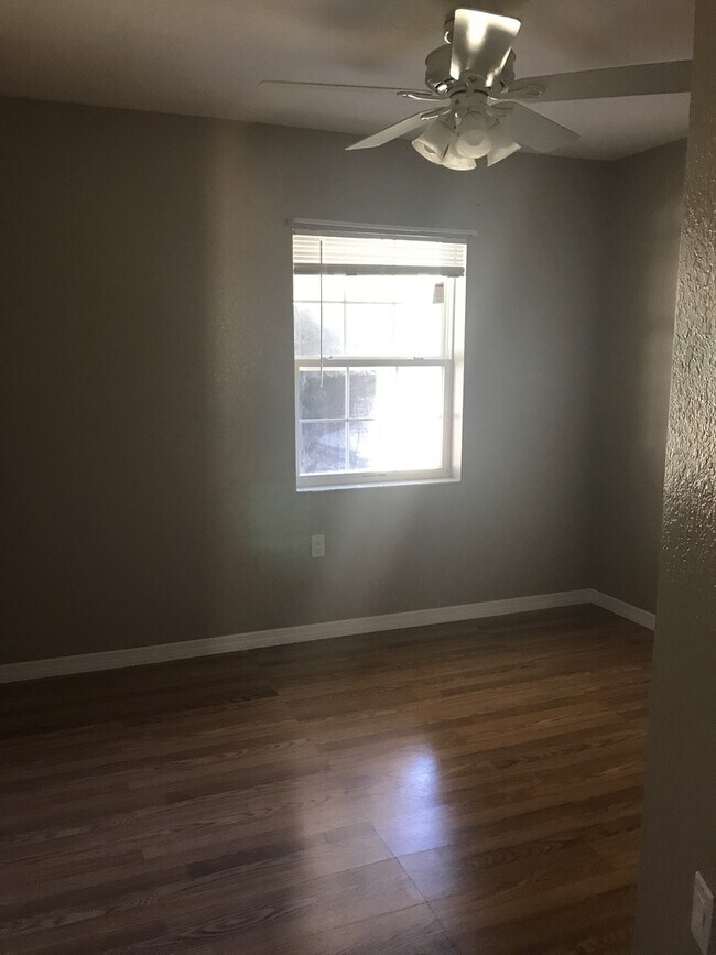 Building Photo - Brand New Interior