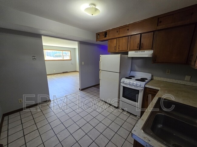 Building Photo - 804 W Mullan Ave