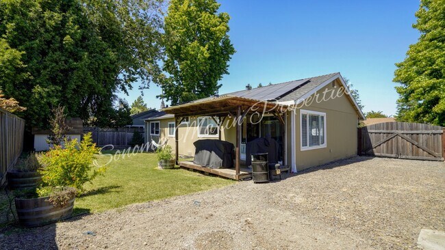 Building Photo - ~Beautiful Updated 4 Bed/2 Bath in Rohnert...