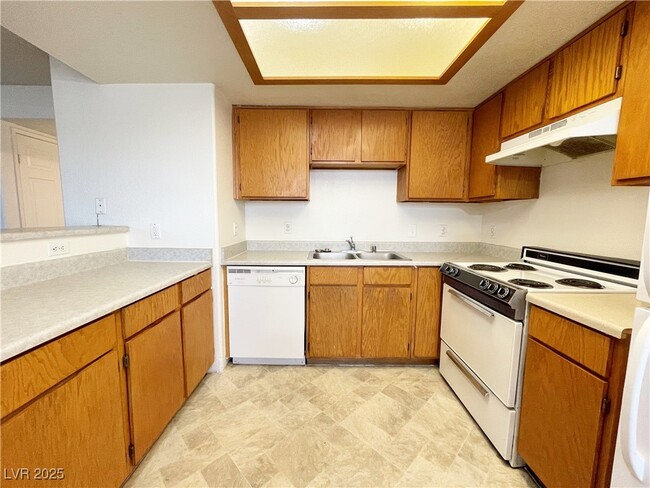 Building Photo - 2209 James Bilbray Dr