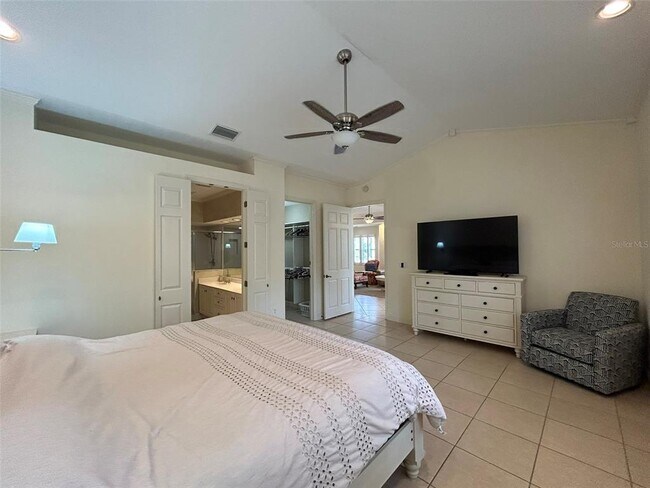 Building Photo - 3608 54th Dr W