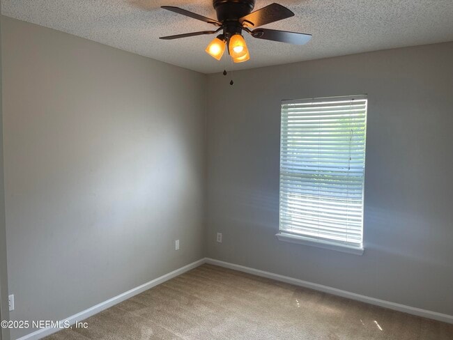 Building Photo - 1751 Hawkins Cove Dr E