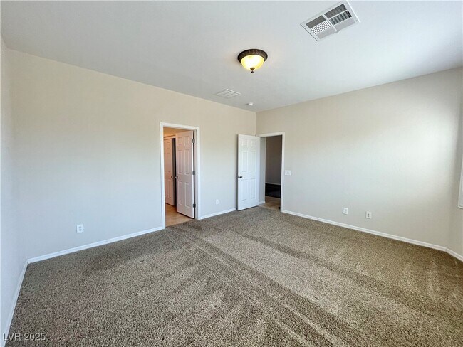 Building Photo - 7421 Ravines Ave