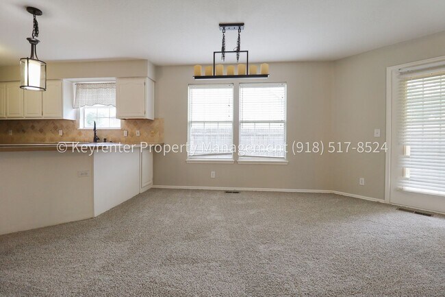 Building Photo - 3 Bed | 2.5 Bath in Jenks!