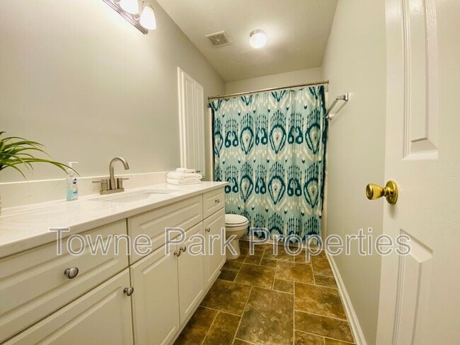 Building Photo - 326 Greendale Pl