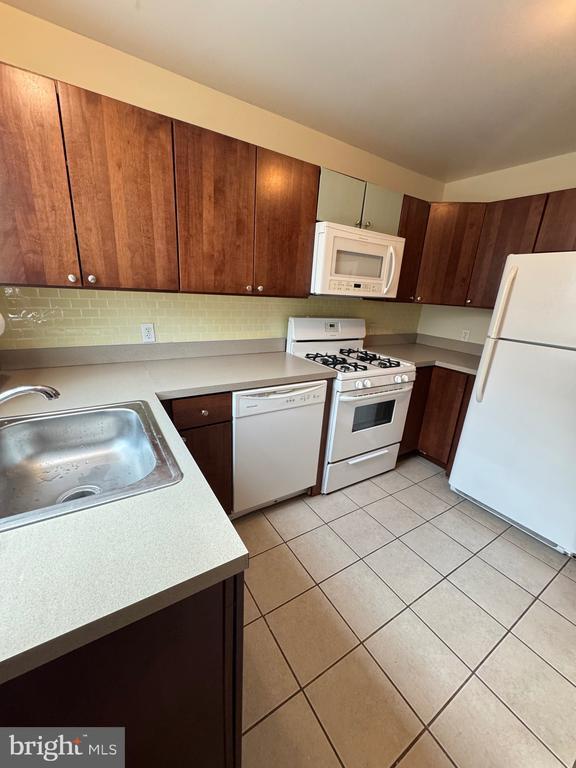 Building Photo - 445 E Fort Ave