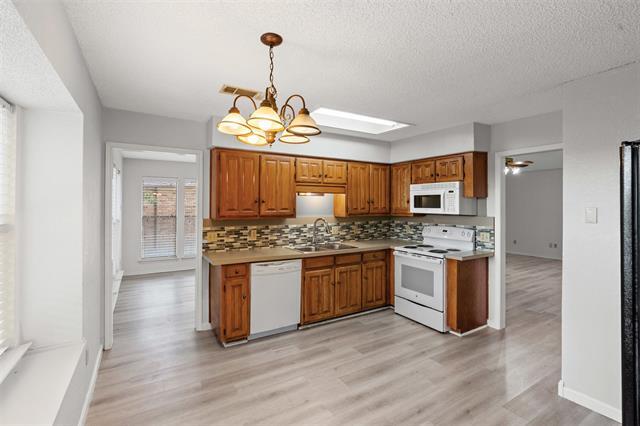 Building Photo - 841 Country Club Pl