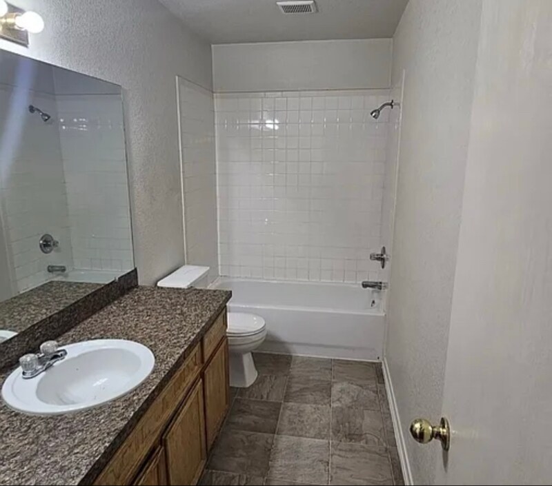 Building Photo - 1009 Lansberry Ct